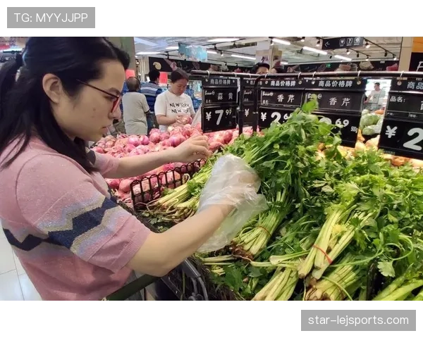 孙准浩训练完直接去超市抢打折菜，这自律和抠门是真实存在的？